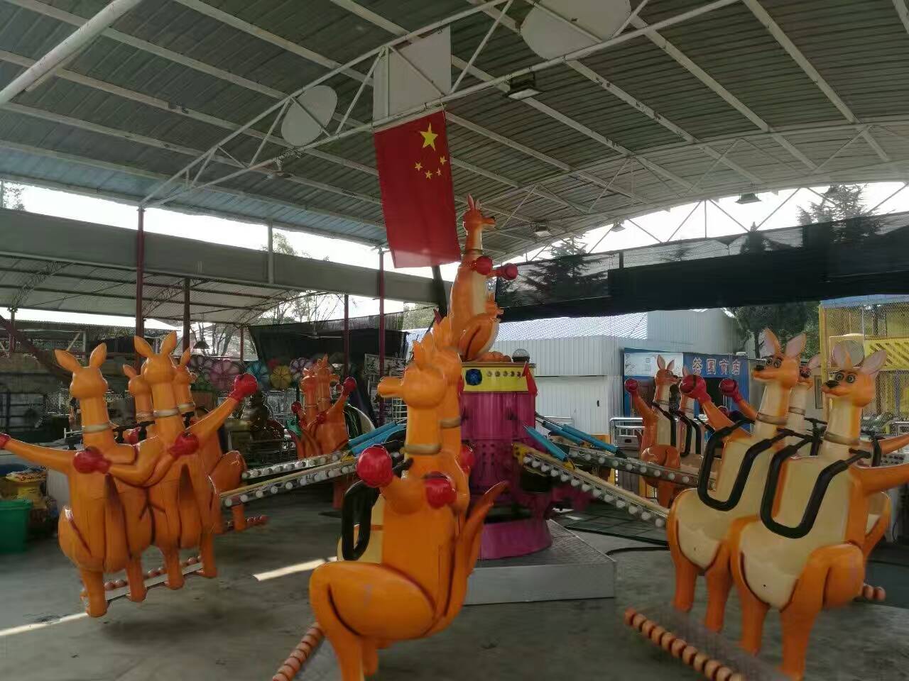 16 asientos saltando atracciones de canguro a la venta