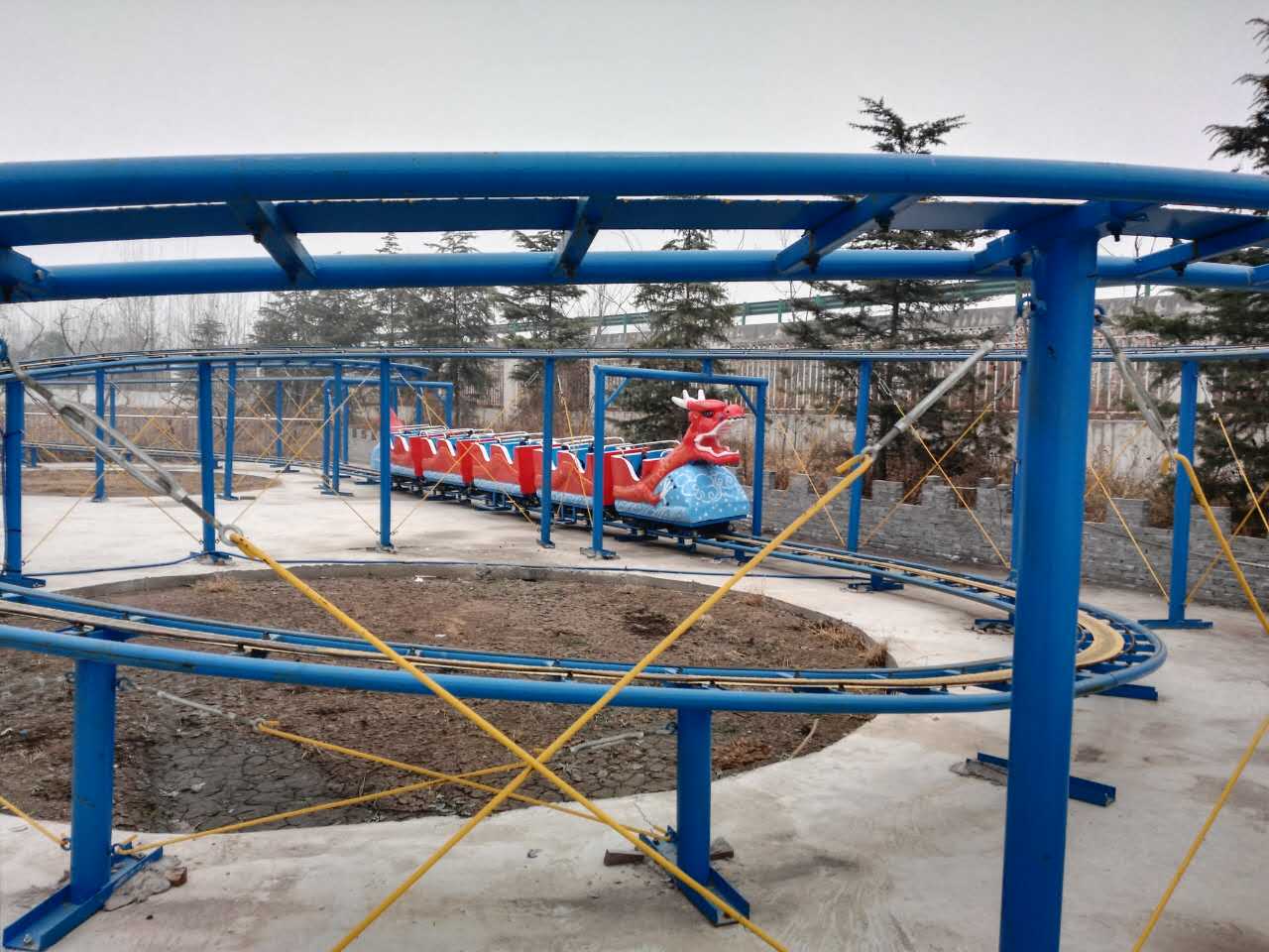 Montaña rusa faraón de 18 asientos, atracciones de carnaval a la venta