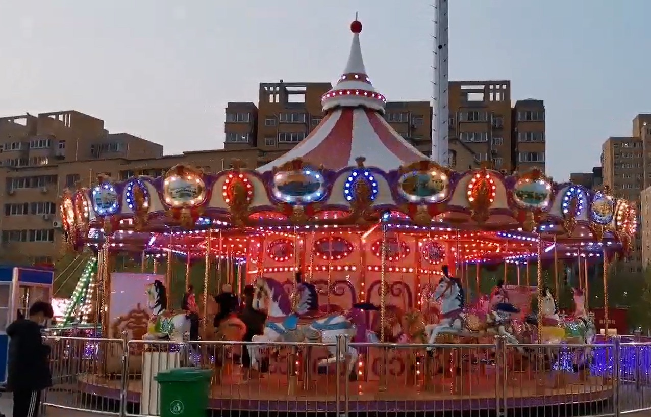 Paseos a caballo en carrusel personalizados de 30 asientos a la venta