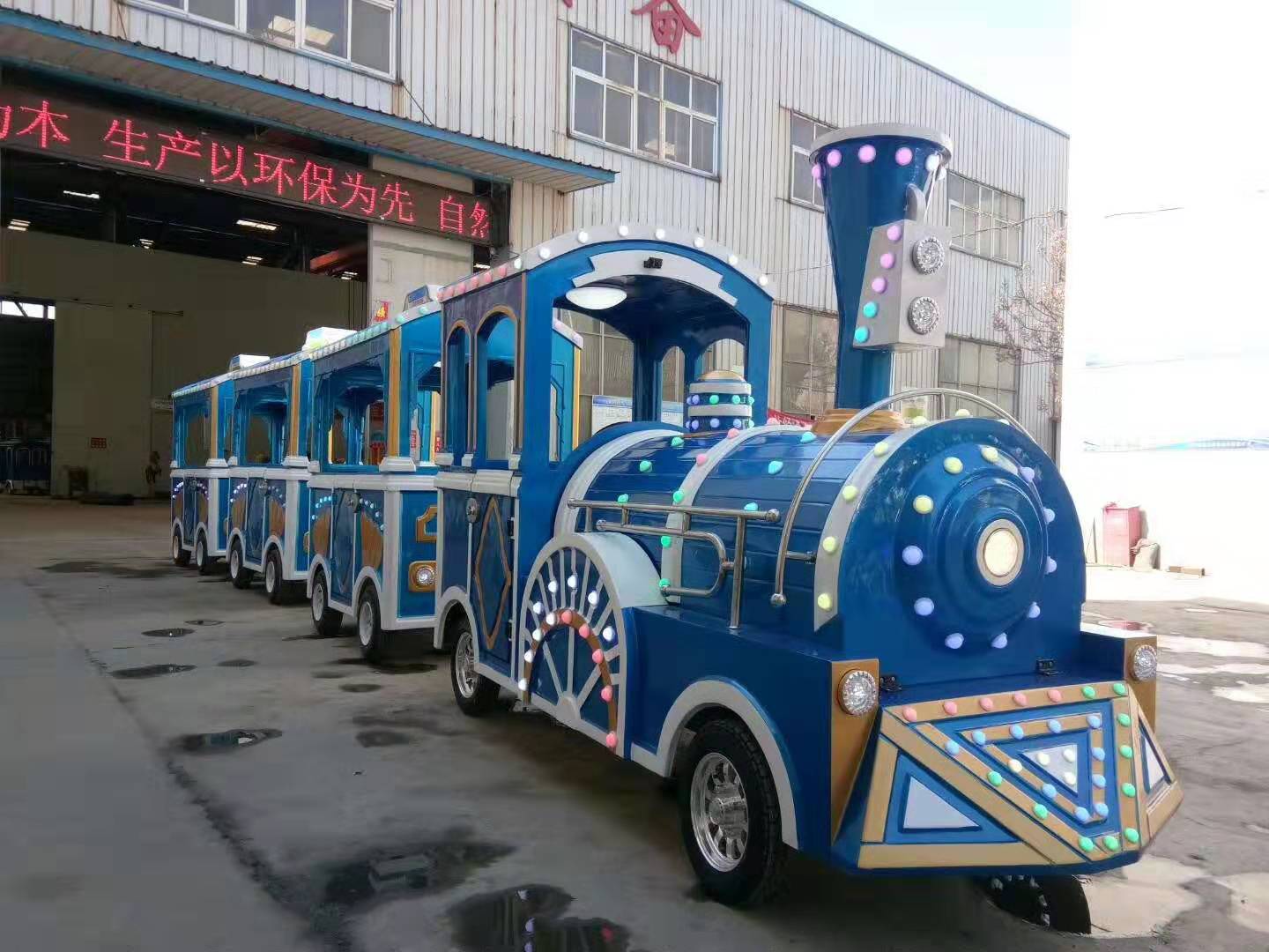Paseos de carnaval en tren sin rieles con temática de corona de 16 asientos a la venta