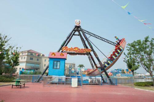 Paseos en barco pirata de 24 asientos a la venta