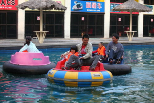 Paseos en botes chocadores en venta