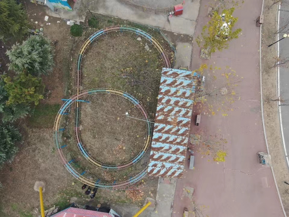 Paseos en carnaval con coche giratorio de pingüinos de 16 asientos a la venta