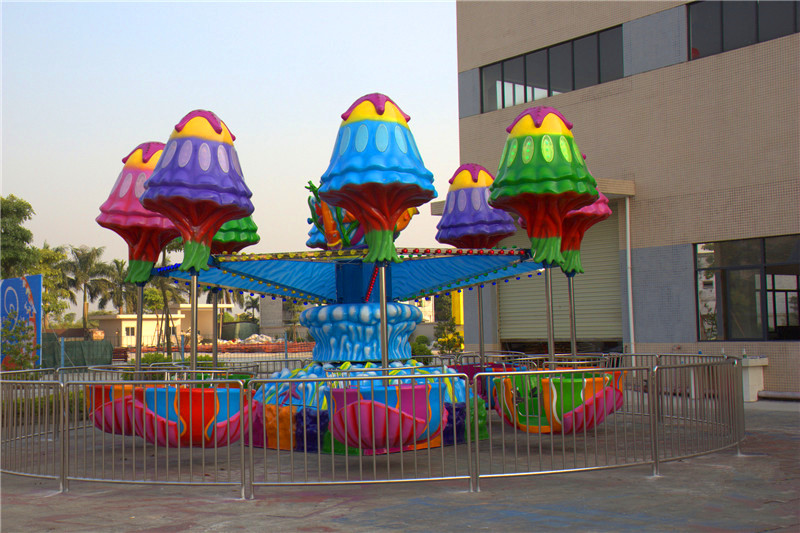 Se venden atracciones de medusas Happy de 24 asientos