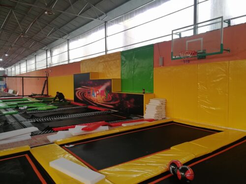Se venden atracciones en trampolín de 13X9.5 metros
